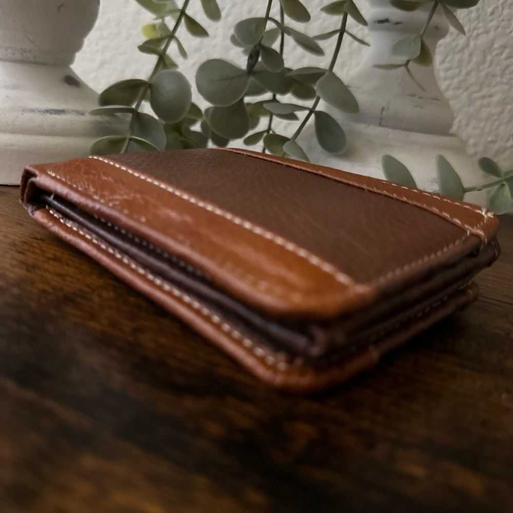 Handmade Classic Brown Leather Bifold Wallet - Men's Accessories
